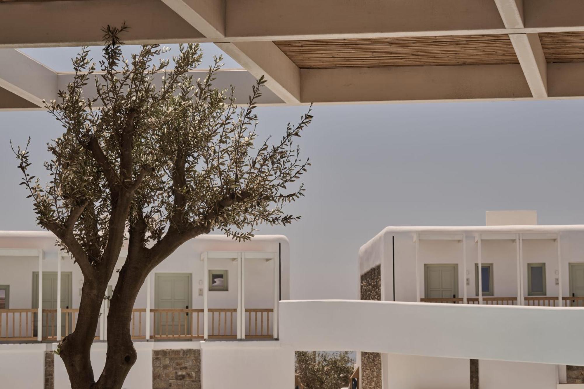 Yi Mykonos 4*