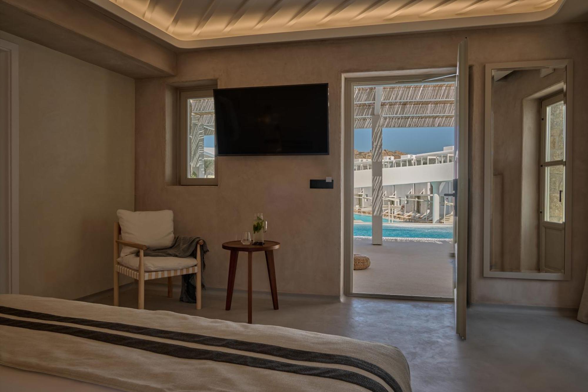 Yi Mykonos Hotel 4*